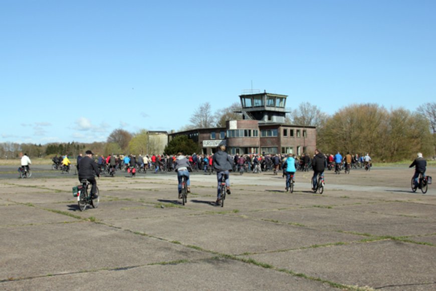 Bürgerinnen und Bürger bei der Fahrradtour. Foto: Stadt Oldenburg