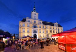 Oldenburger Bierfest 2024 auf dem Schlossplatz. Foto: Hans-Jürgen Zietz 