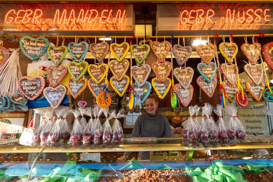 Sascha Stüber Eine Mandelbude auf dem Kramermarkt 2024. Foto: Sascha Stüber