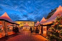 Weihnachtszauber auf dem Oldenburger Waffenplatz. Foto: Hans-Jürgen Zietz