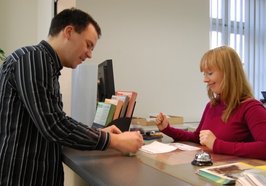 Beratung im Bürgerbüro Mitte. Foto: Stadt Oldenburg