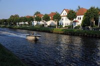 Die Uferstraße an der Stadtstrecke von Hunte und Küstenkanal. Foto: Hans-Jürgen Zietz