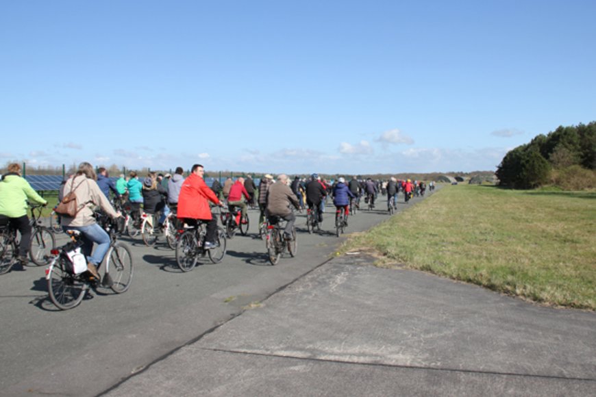 Bürgerinnen und Bürger bei der Fahrradtour. Foto: Stadt Oldenburg