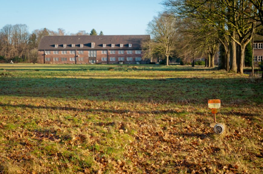 Rückansicht Stabsgebäude. Foto: Peter Duddek