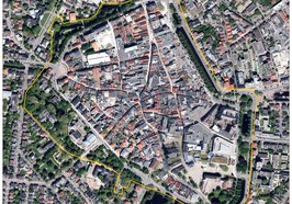 Luftaufnahme des Oldenburger Innenstadtrings mit markierter förderfähiger Zone. Foto: Stadt Oldenburg, GIS4OL, bearbeitet durch büro frauns
