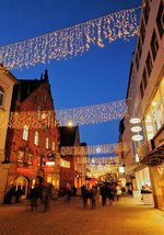 Die Oldenburger Lange Straße in der Vorweihnachtszeit. Foto: Hans-Jürgen Zietz