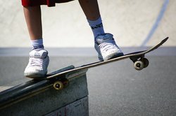 Skateboarder auf einer Rampe. Foto: Christian v.R./Pixelio