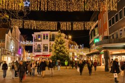 Die Oldenburger Innenstadt in der Vorweihnachtszeit. Foto: Hans-Jürgen Zietz Die Oldenburger Innenstadt in der Vorweihnachtszeit. Foto: Hans-Jürgen Zietz