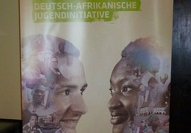 Aufsteller zur Deutsch-Afrikanischen Jugendinitiative. Foto: Stadt Oldenburg