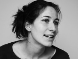 Portraitfoto der Schriftstellerin Elisabeth Steinkellner. Foto: privat Portraitfoto der Schriftstellerin Elisabeth Steinkellner. Foto: privat