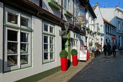 Feine Läden in der Bergstraße in Oldenburg. Foto: Hans-Jurgen Zietz 