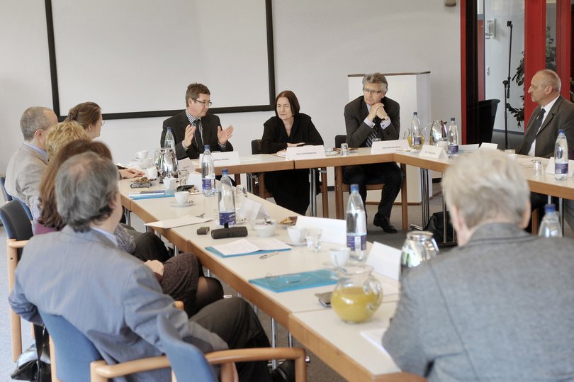 Preisträgerin Dr. Irina Scherbakowa beim Fachgespräch im Bundesinstitut für Kultur und Geschichte der Deutschen im östlichen Europa. Foto: Peter Kreier.