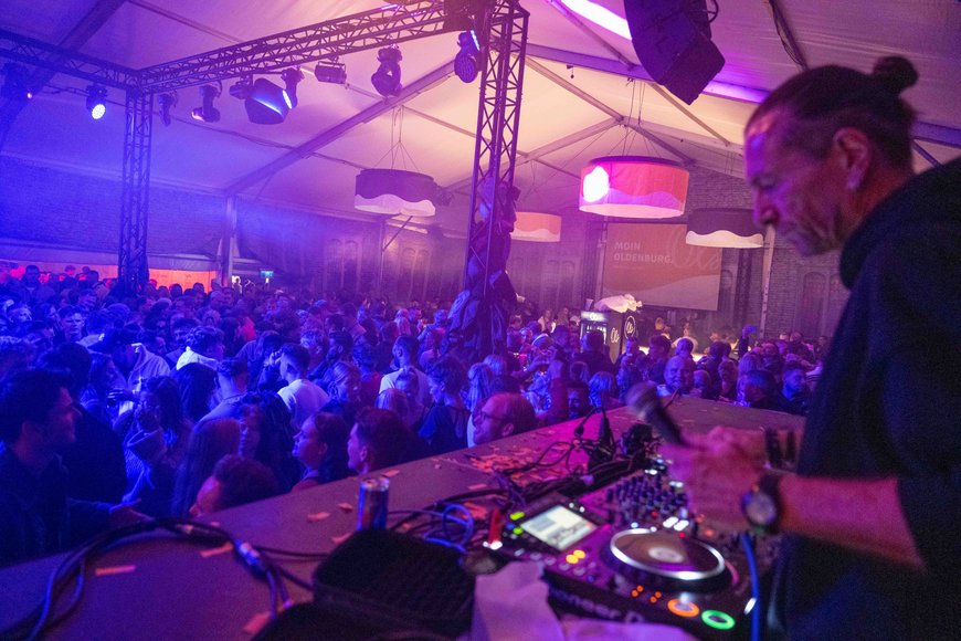 Sascha Stüber Das Ols-Festzelt auf dem Kramermarkt 2024. Foto: Sascha Stüber