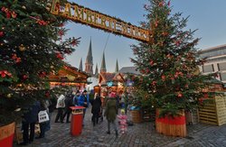 Eingang zum Lamberti-Markt am Schloss. Foto: Hans-Jürgen Zietz