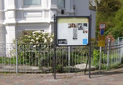 Vitrine mit Infos über Paul von Hindenburg. Foto: Stadt Oldenburg