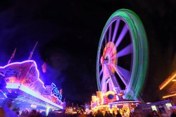 Der Oldenburger Kramermarkt bei Nacht. Foto: Hans-Jürgen Zietz