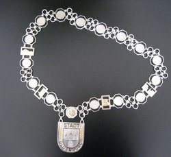 Die repräsentative Kette des Oldenburger Oberbürgermeisters. Foto: Stadt Oldenburg Die repräsentative Kette des Oldenburger Oberbürgermeisters. Foto: Stadt Oldenburg