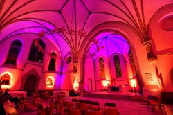 Lichterfest in der Oldenburger Garnisonkirche. Foto: Hans-Jürgen Zietz Lichterfest in der Oldenburger Garnisonkirche. Foto: Hans-Jürgen Zietz