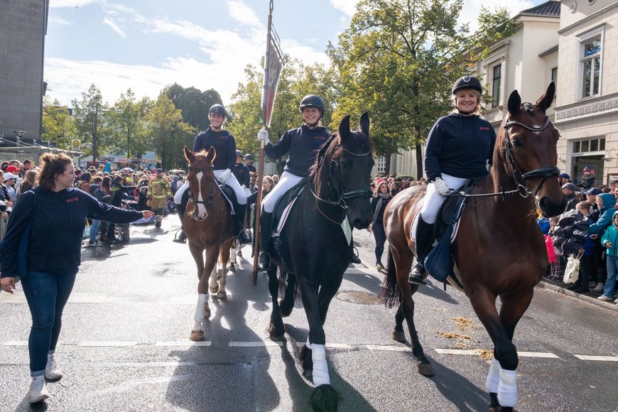 Teilnehmende am Festumzug. Foto: Sascha Stüber