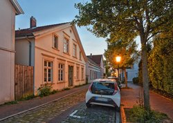 Blaue Stunde im Oldenburger Johannisviertel. Foto: Hans-Jürgen Zietz