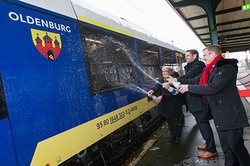 Taufe des Oldenburg-Zuges. Foto: NordWestBahn Taufe des Oldenburg-Zuges. Foto: NordWestBahn