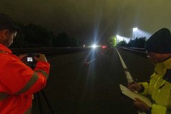Die Autofahrenden auf der A28 auf Höhe Abfahrt Marschwegstadion wurden beim Lichttest nicht vom Flutlicht geblendet. Foto: Sascha Stüber