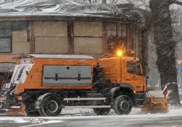 Räumfahrzeug des Abfallwirtschaftsbetriebes im Januar 2021. Foto: Sascha Stüber