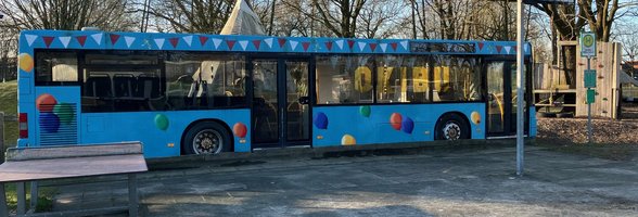 Der blaue Geburtstagsbus in ganzer Pracht. Foto: Stadt Oldenburg