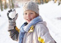 Kind im Schnee. Foto: Monkey Business/Fotolia.com