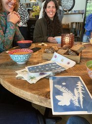 gemeinschaftlicher Ausklang beim Mittagessen mit den Kunstwerken der Teilnehmenden. Foto: Stadt Oldenburg gemeinschaftlicher Ausklang beim Mittagessen mit den Kunstwerken der Teilnehmenden. Foto: Stadt Oldenburg