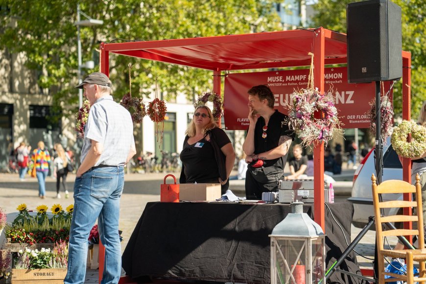 Blumen von Der Florist für den Freudentanz. Foto: Karlaua Kollektiv