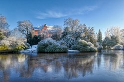 Der Oldenburger Schlossgarten im Winterkleid. Foto: Hans-Jürgen Zietz