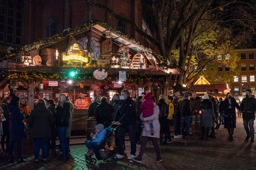 Feuerzangenbowle Krambambuli auf dem Lamberti-Markt 2021. Foto: Sascha Stüber