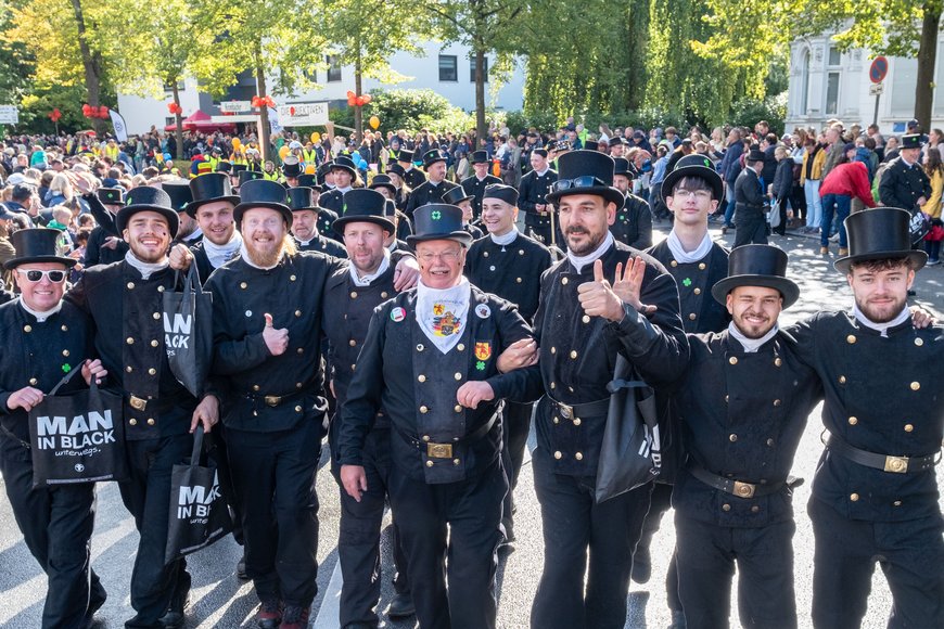 Teilnehmende am Festumzug. Foto: Sascha Stüber