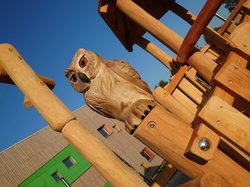 Spielplatz Eule aus Holz. Foto: Kilian + Kollegen Landschaftsarchitekten.