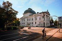 Staatstheater. Foto: Mittwollen und Gradetchliev Staatstheater. Foto: Mittwollen und Gradetchliev