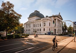 Staatstheater. Foto: Mittwollen und Gradetchliev