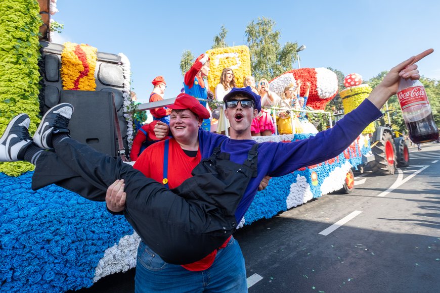 Teilnehmende am Festumzug. Foto: Sascha Stüber