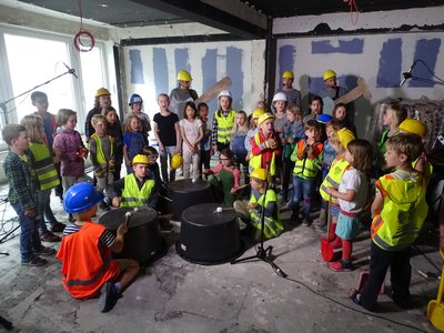 Kinderchor und Rappelkiste bei den Dreharbeiten. Foto: Stadt Oldenburg