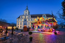 Ostermarkt auf dem Oldenburger Schlossplatz. Foto: Hans-Jürgen Zietz