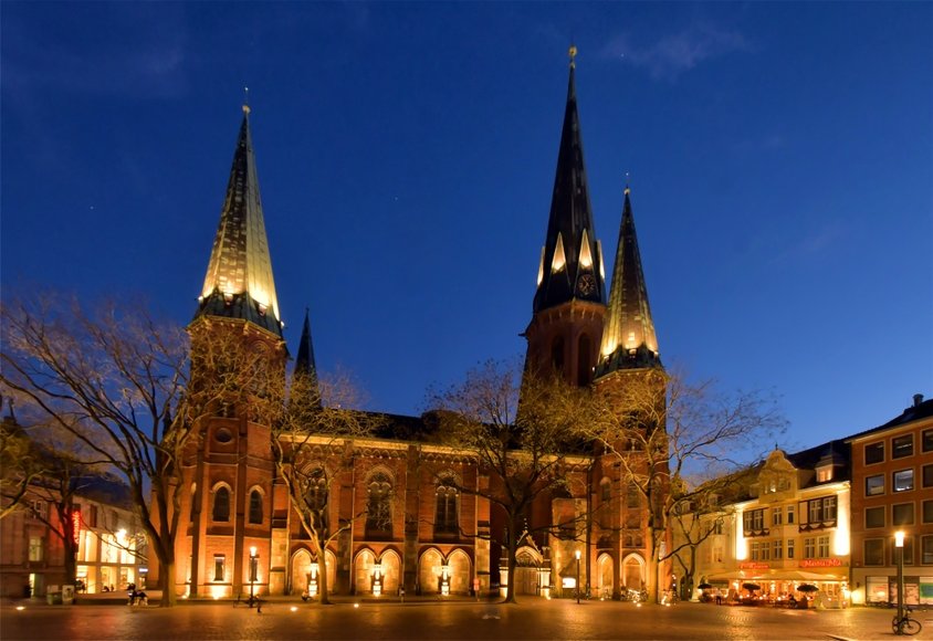 Hans-Jürgen Zietz Blick auf die Lambertikirche in den frühen Abendstunden. Foto: Hans-Jürgen Zietz