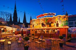 Ostermarkt auf dem Oldenburger Schlossplatz. Foto: Hans-Jürgen Zietz