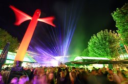 Party-Stimmung auf dem Waffenplatz. Foto: Hans-Jürgen Zietz