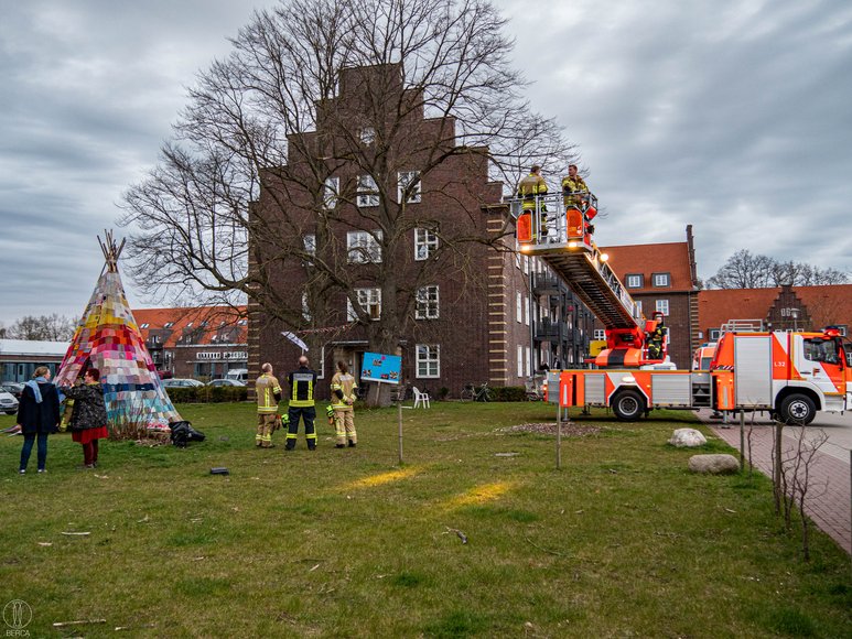 Feuerwehreinsatz von weiter weg. Foto: David Bernhardt