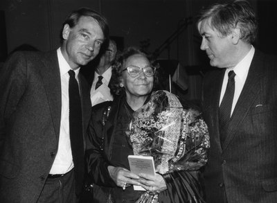 V.l.n.r. Dr. Ingo Müller, Roalinda von Ossietzky-Palm, Prof. Dr. Karl Holl. Stadtarchiv Oldenburg. Foto: Ilse Rosemeyer.