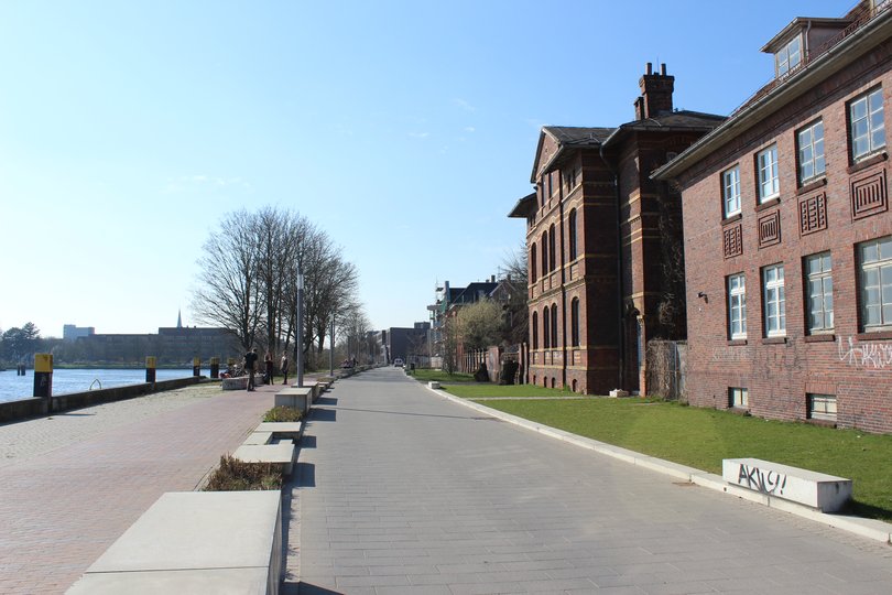 Hafenpromenade und alte Schlachthofgebäude. Foto: Stadt Oldenburg