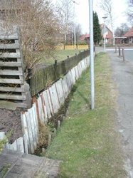 Ein Beispiel für einen verbauten Graben. Foto: Stadt Oldenburg