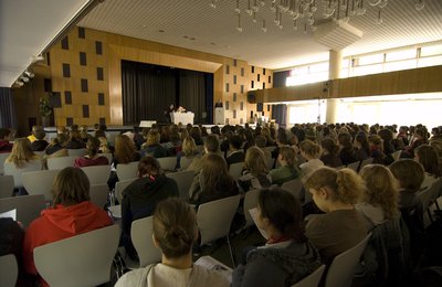 Lesung mit Inge Deutschkron in der Cäcilienschule Oldenburg. Foto: Daniel Penschuck.
