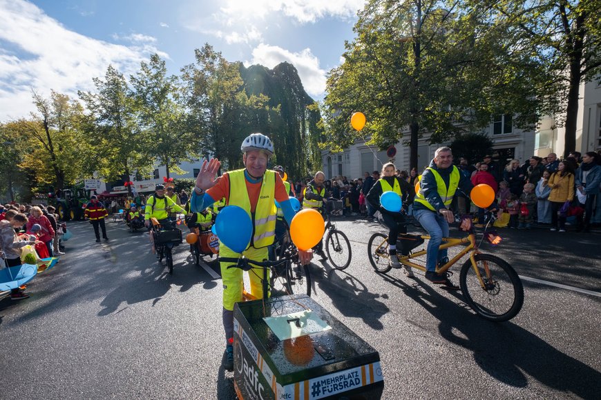 Teilnehmende am Festumzug. Foto: Sascha Stüber