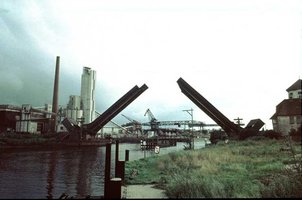 Eisenbahnklappbrücke. Foto: Peter Lerche